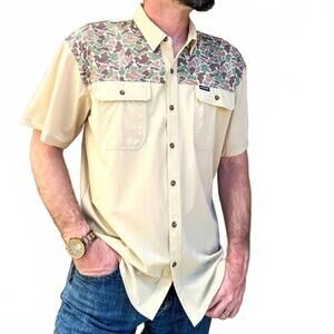 NEW FIELDSTONE wingman button down top in camo khaki